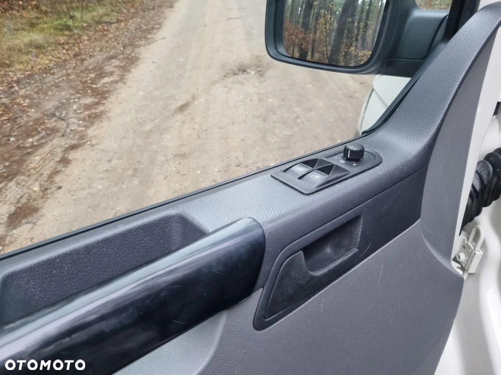 Volkswagen Transporter - 11