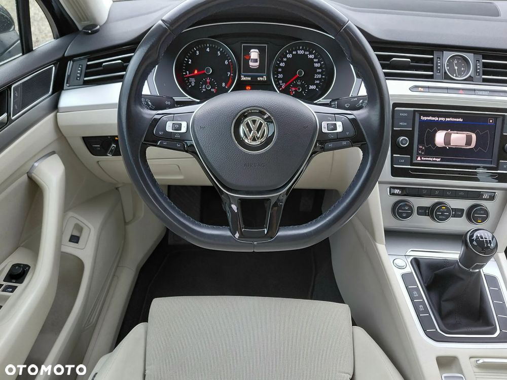 Volkswagen Passat 1.8 TSI BMT Comfortline - 5