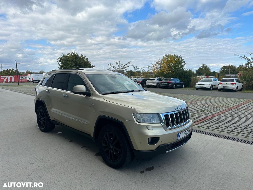 Jeep Grand Cherokee - 12