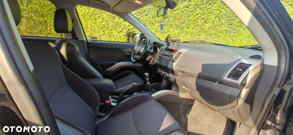 Mitsubishi Outlander 2.0 DID Intense + - 39