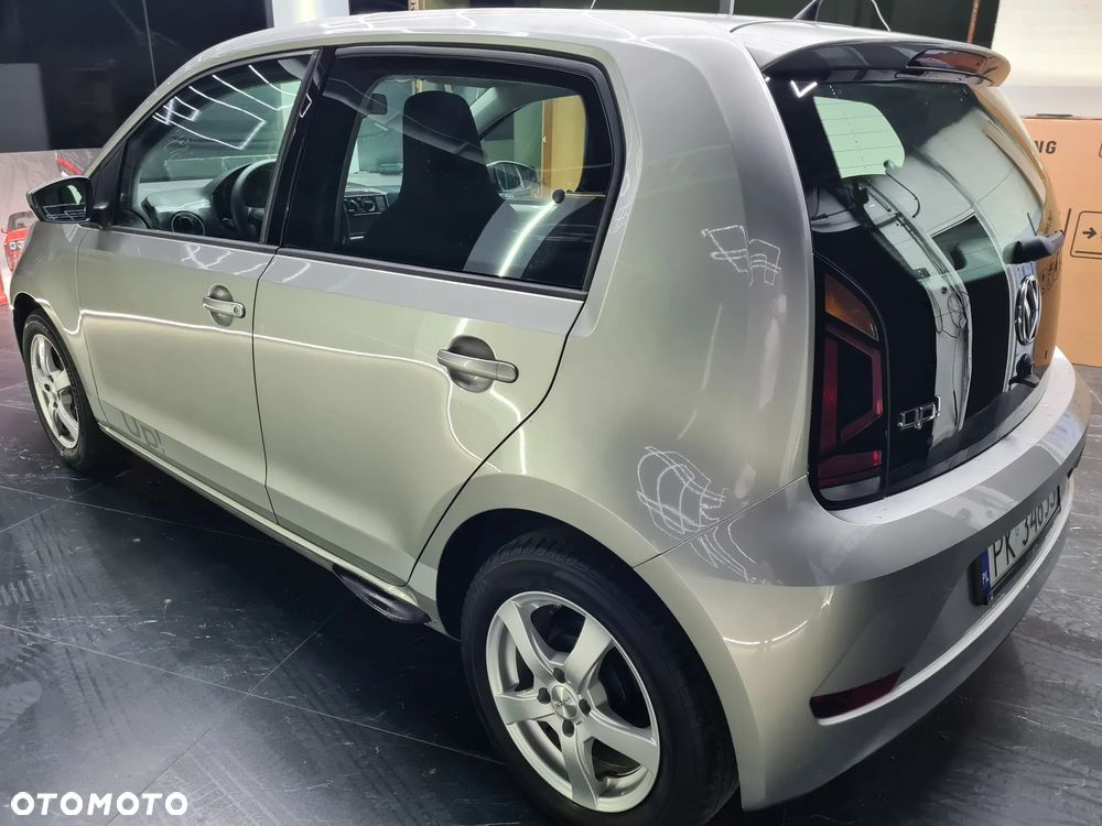 Volkswagen up! 1.0 move - 21