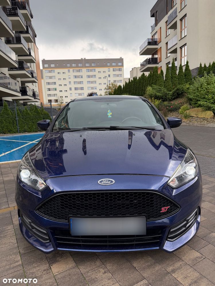 Ford Focus 2.0 EcoBoost ST mit Leder-Exclusiv-Paket - 2