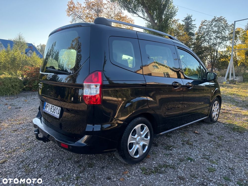 Ford Tourneo Courier 1.5 TDCi Titanium - 4