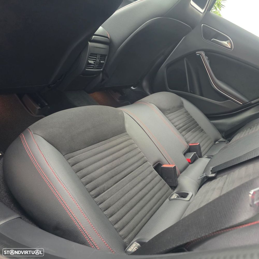 Mercedes-Benz A 180 7G-DCT AMG Line - 37