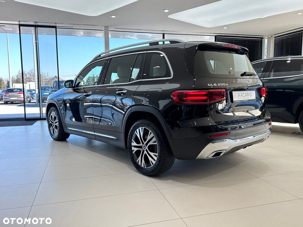 Mercedes-Benz GLB - 2