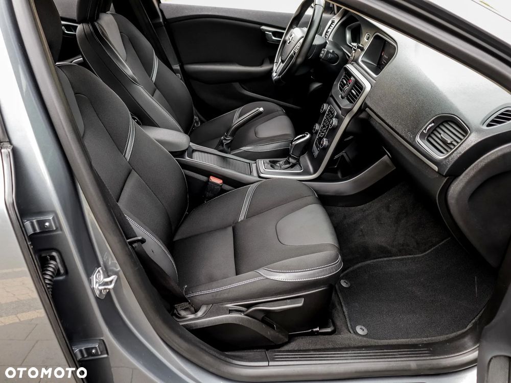 Volvo V40 D2 Drive-E Momentum - 14