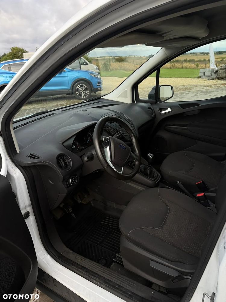 Ford Transit Courier - 6