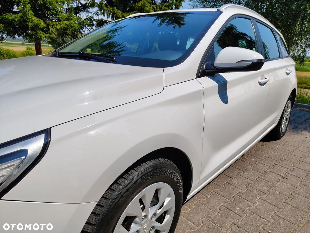 Hyundai i30 1.6 D Classic + - 10