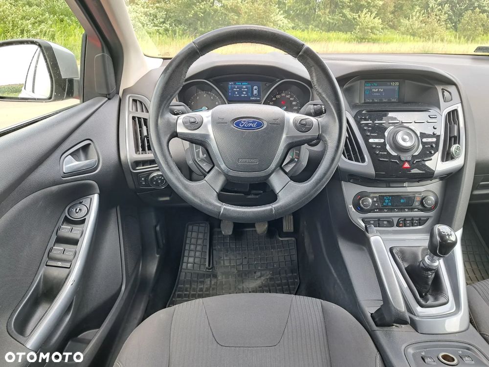 Ford Focus 1.6 EcoBoost Titanium - 19