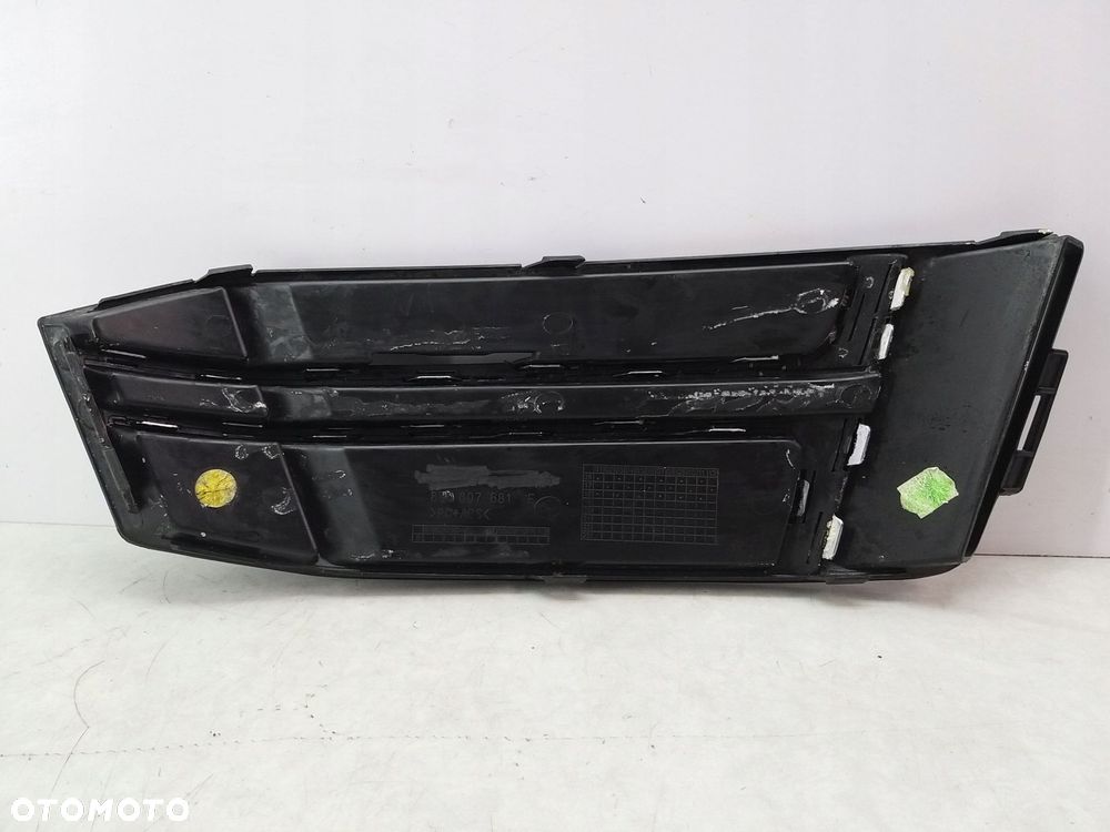 Kratka zderzaka Audi A4 B9 8W 8W0807681F - 3