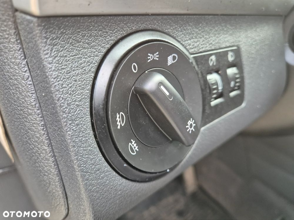 Volkswagen Touran - 8