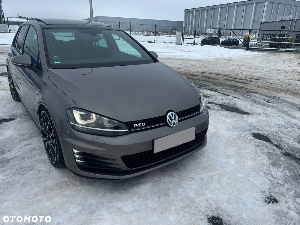 Volkswagen Golf - 33