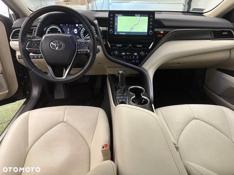 Toyota Camry 2.5 Hybrid Executive CVT - 21