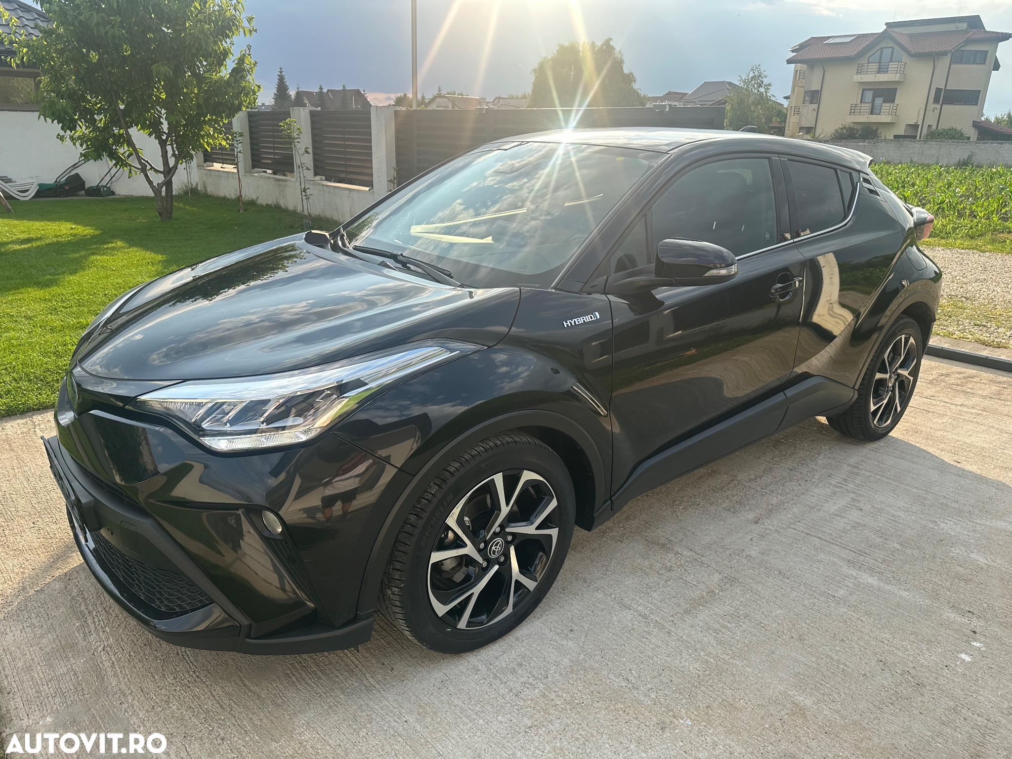 Toyota C-HR 1.8 HSD 122 CP 4x2 CVT C-lassy bi-tone - 2