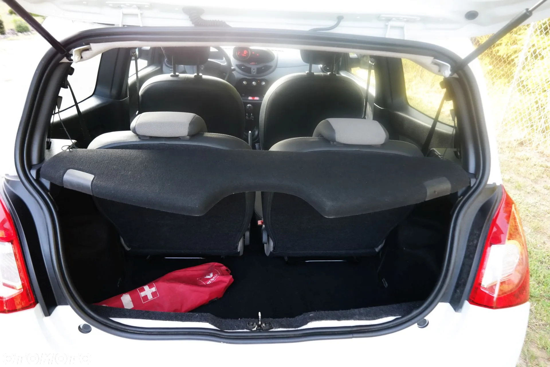 Renault Twingo 1.2 16V Eco Access - 12