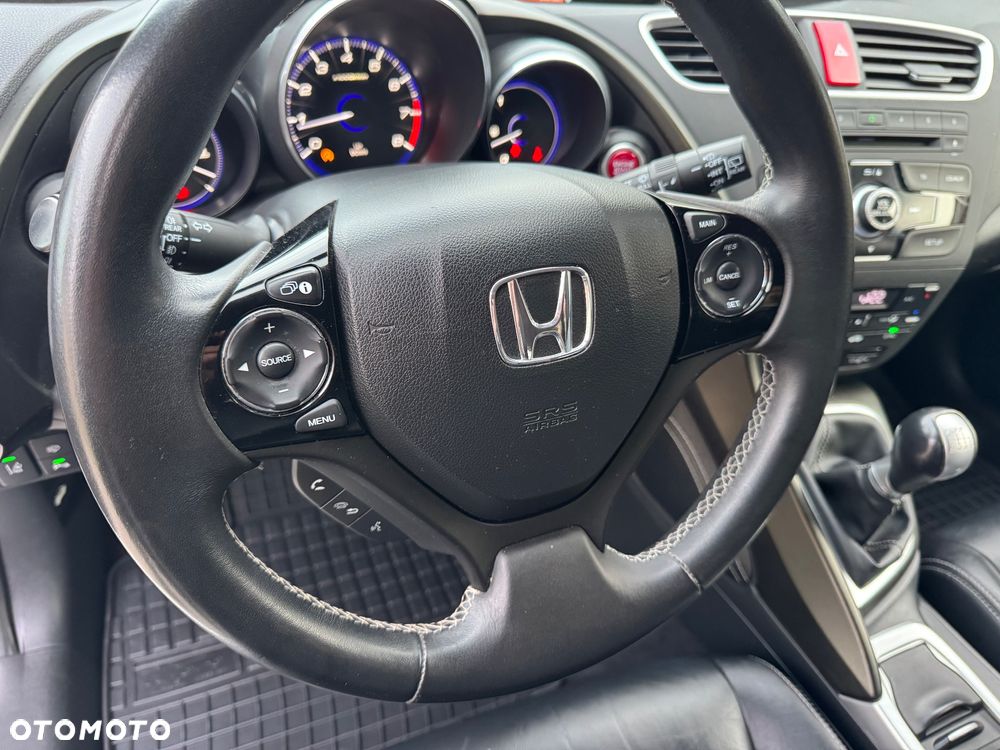 Honda Civic 1.8 i-VTEC Executive Black Edition - 28