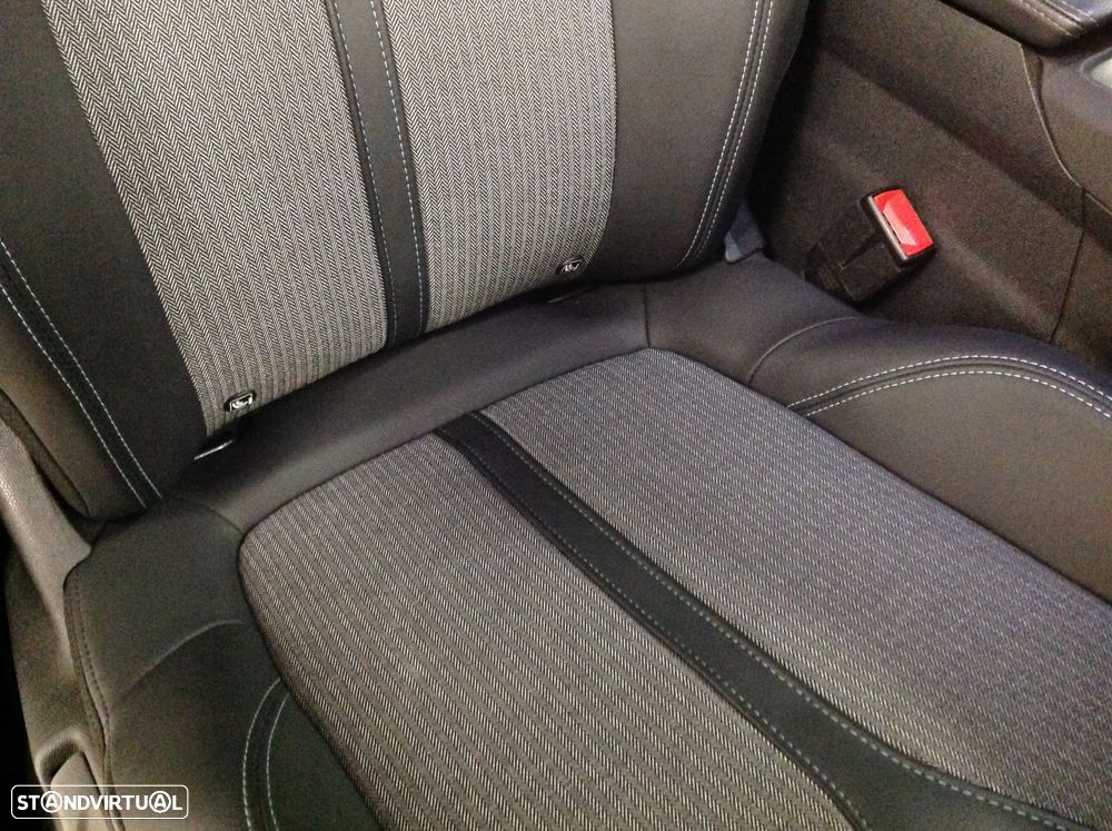 Peugeot 3008 1.5 BlueHDi Allure Pack EAT8 - 29