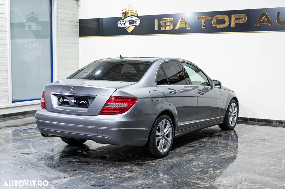 Mercedes-Benz C 250 (BlueTEC) d 4Matic 7G-TRONIC AMG Line - 28