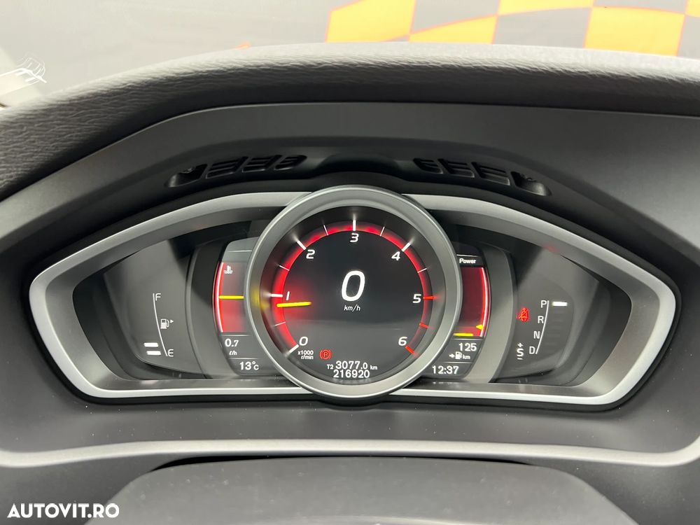 Volvo V40 D2 Geartronic RDesign - 13