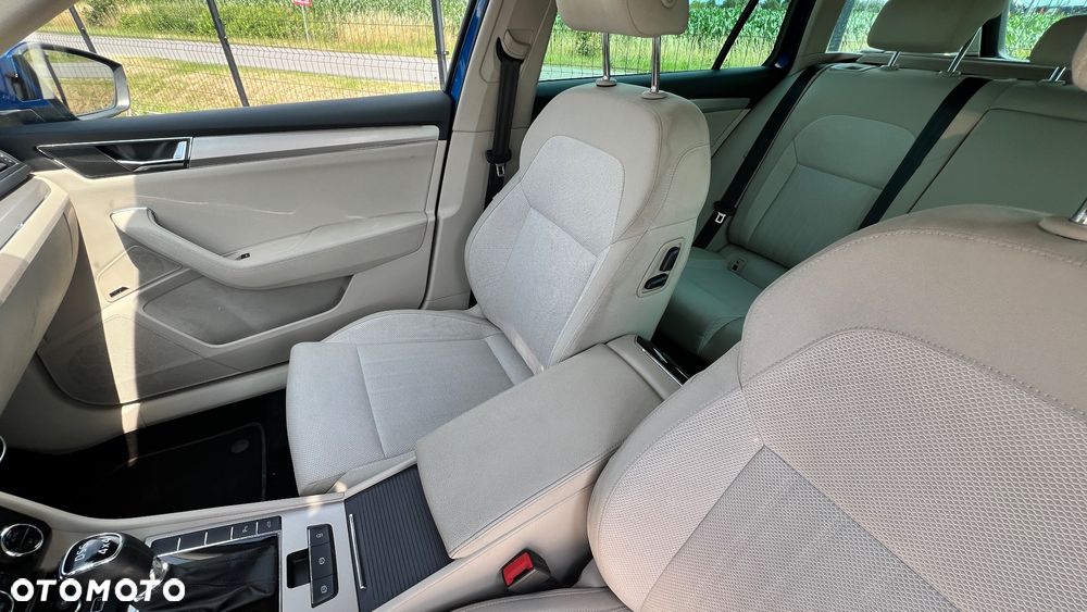 Skoda Superb 2.0 TDI 4x4 Style DSG - 5
