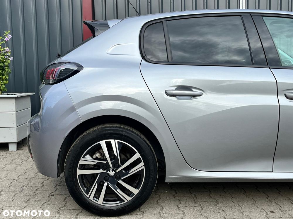 Peugeot 208 - 23
