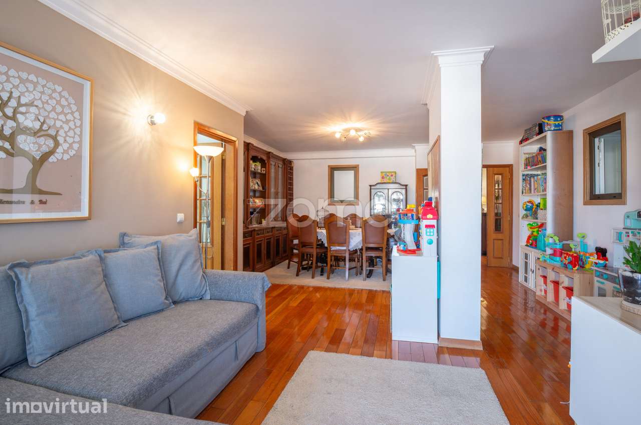 Apartamento T1+1 com Varanda, Piscina e Lugar de Parqueamento - Grande imagem: 4/51
