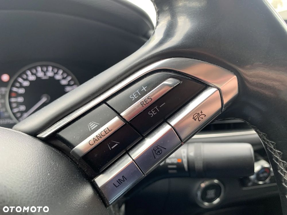 Mazda 3 2.0 mHEV Hikari - 18