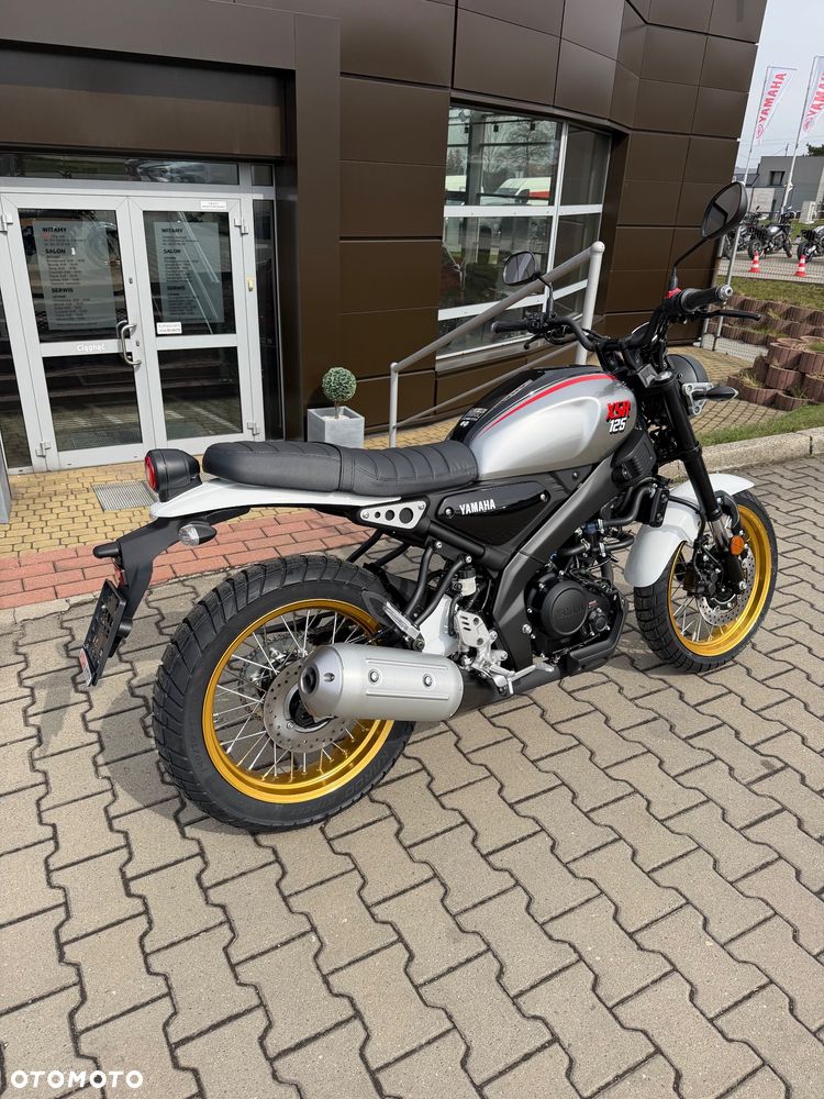 Yamaha XSR - 6
