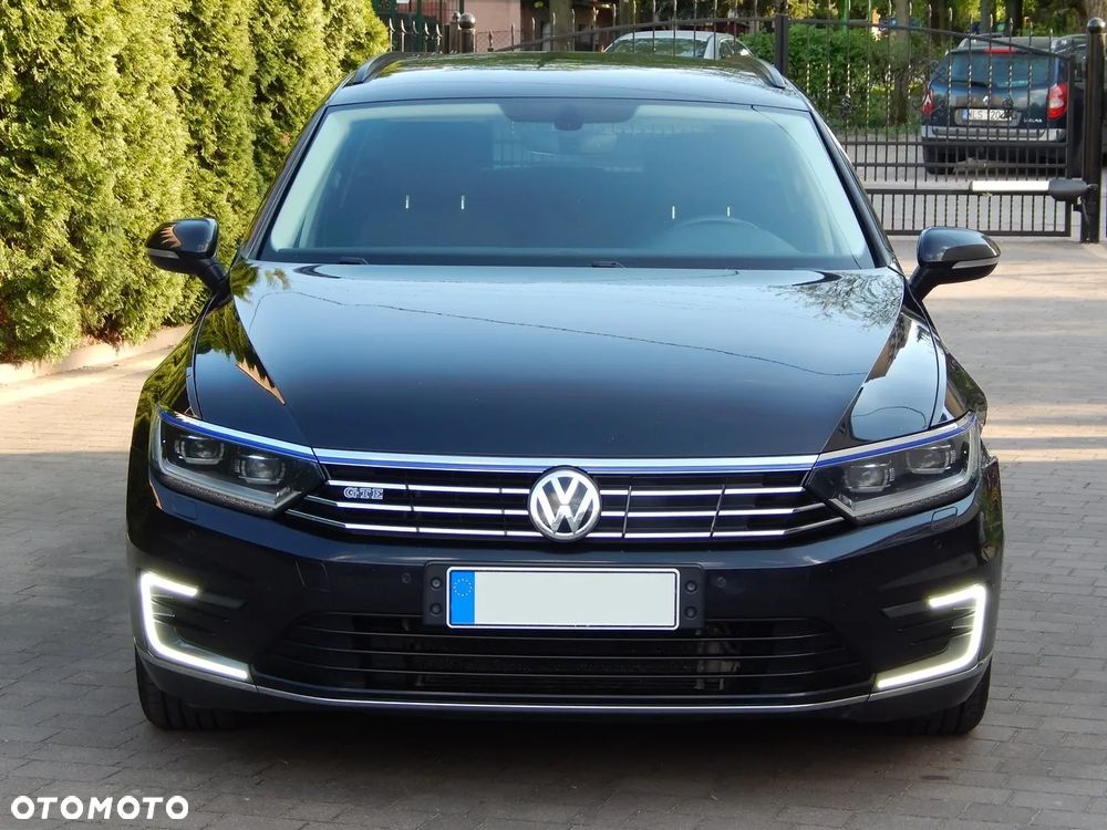 Volkswagen Passat - 2