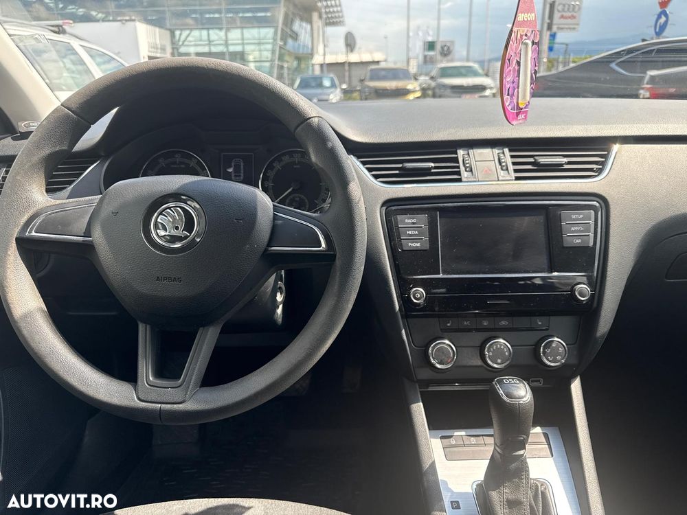 Skoda Octavia 1.5 TSI DSG Ambition - 8