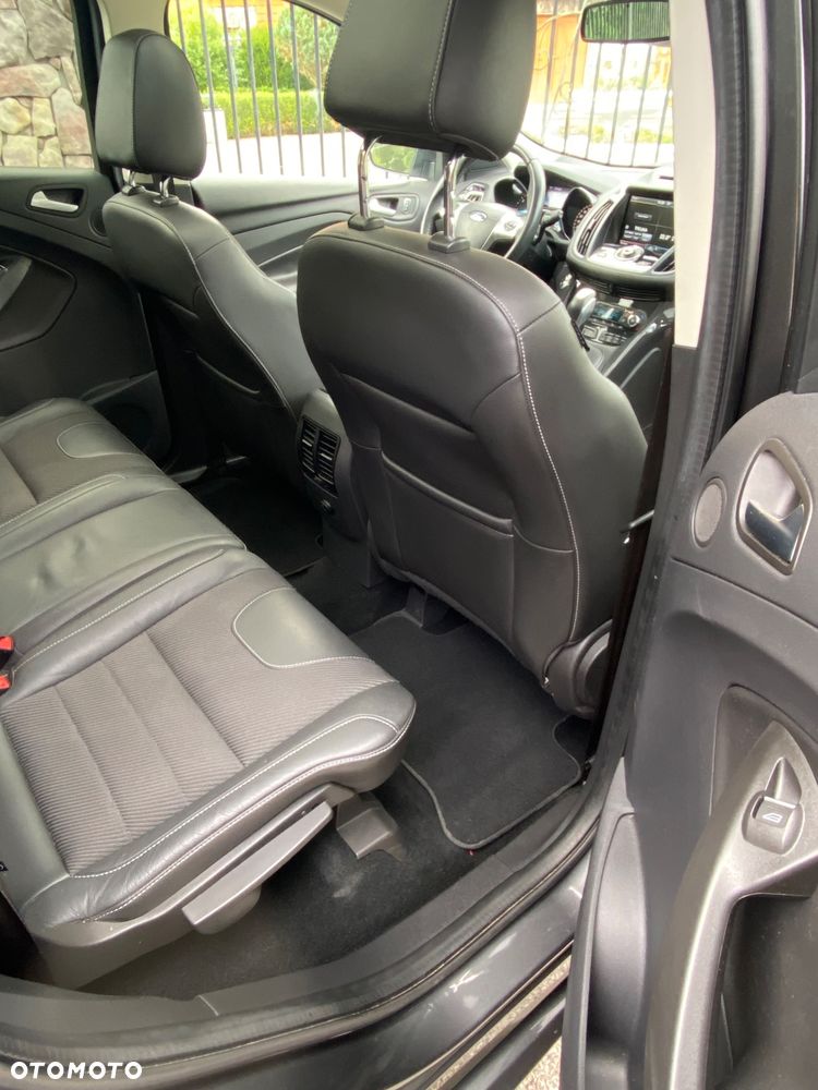 Ford Kuga 2.0 TDCi 4x4 ST-Line - 29