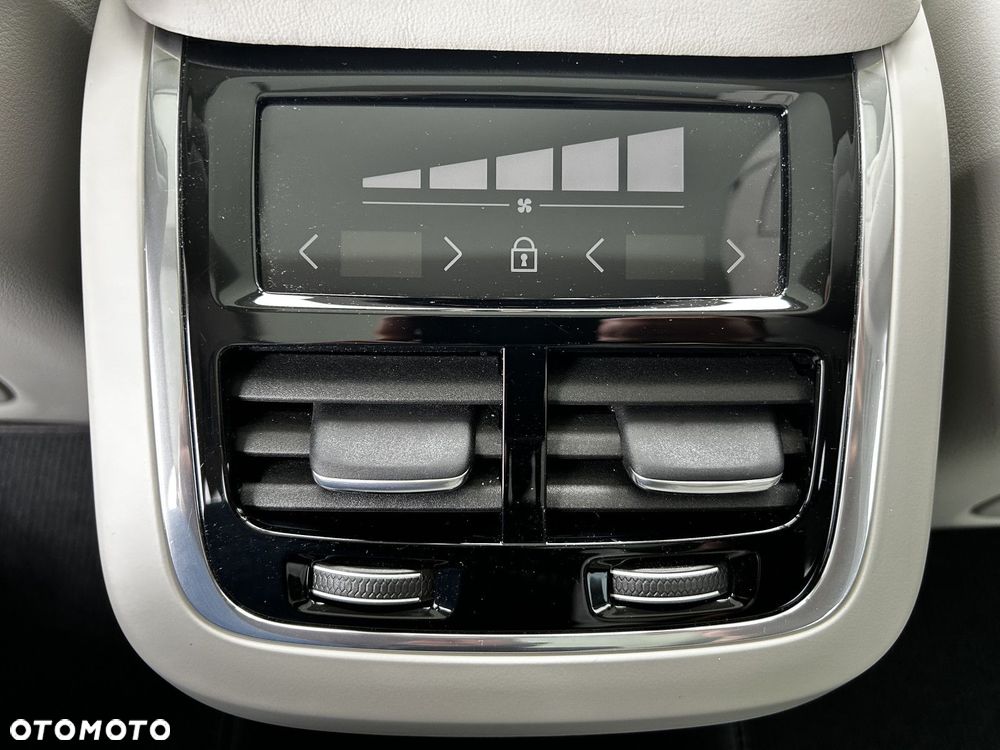 Volvo V90 Cross Country - 35