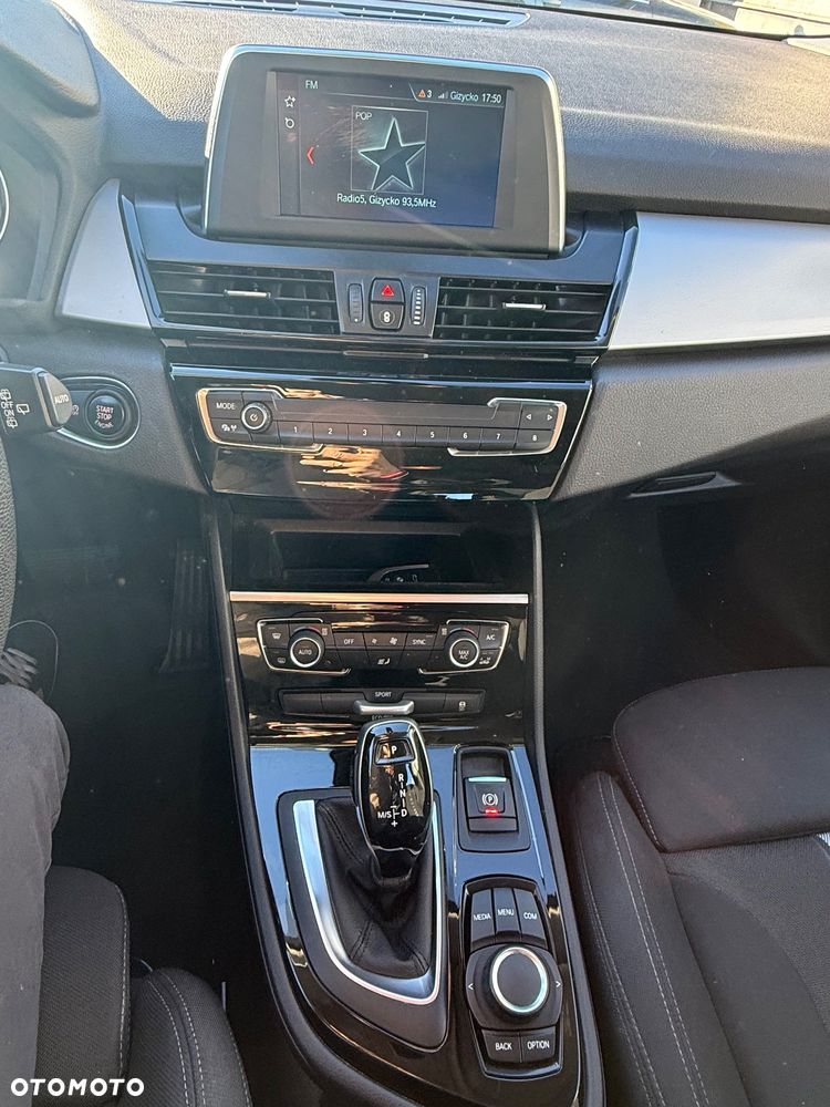 BMW Seria 2 218d - 7