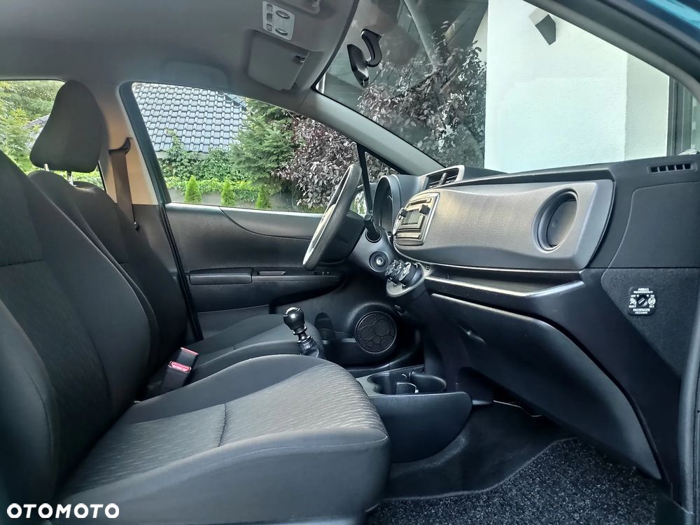 Toyota Yaris - 10
