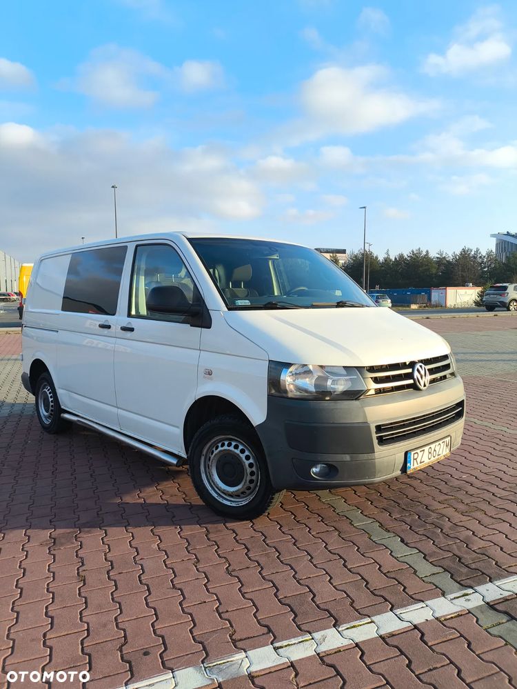 Volkswagen Transporter - 1