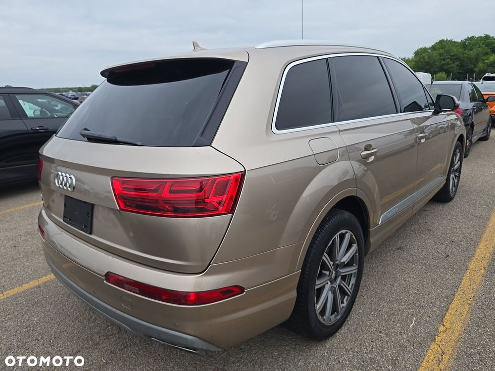 Audi Q7 - 7