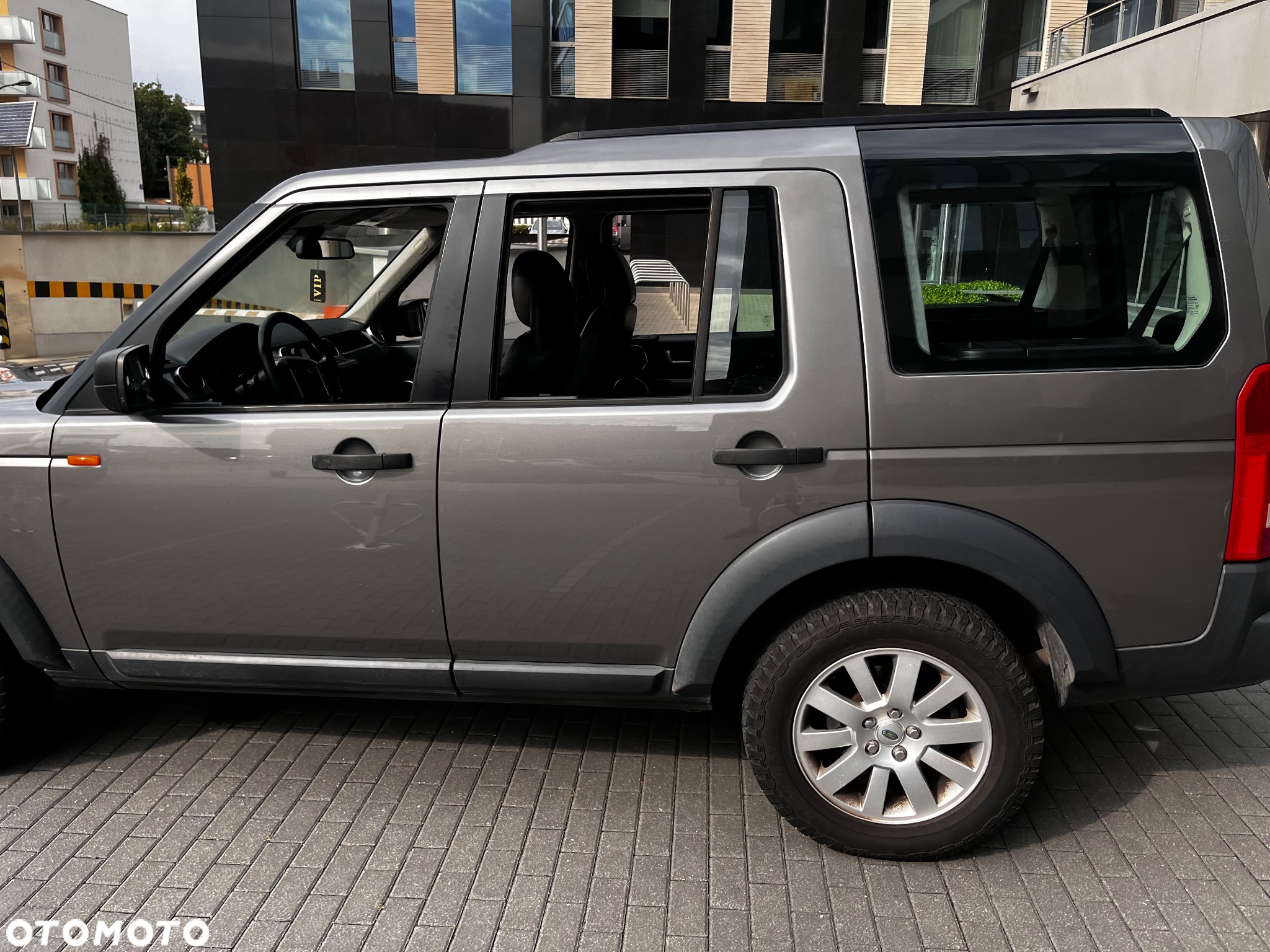 Land Rover Discovery IV 2.7D V6 SE - 6