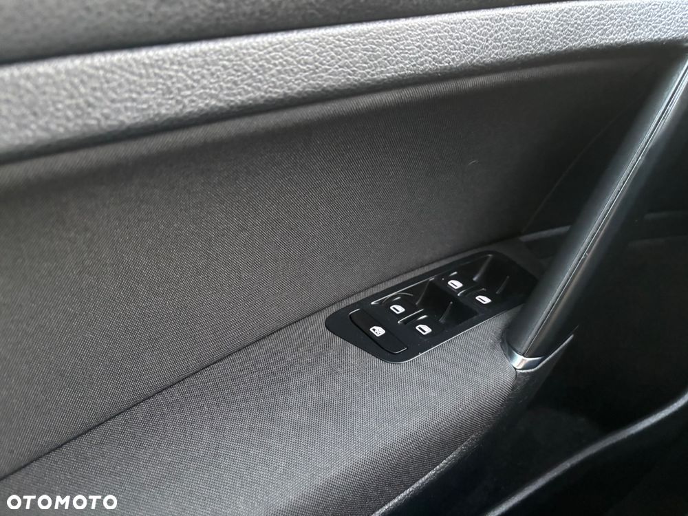 Volkswagen Golf 1.2 TSI BMT Trendline Perfectline - 27