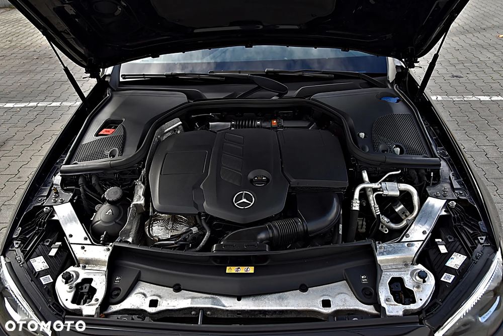 Mercedes-Benz Klasa E 220 d 4-Matic 9G-TRONIC - 13