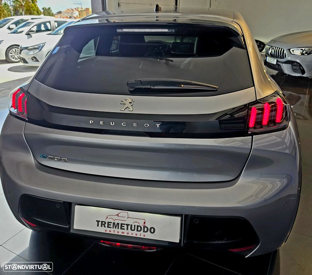 Peugeot e-208 Allure - 10