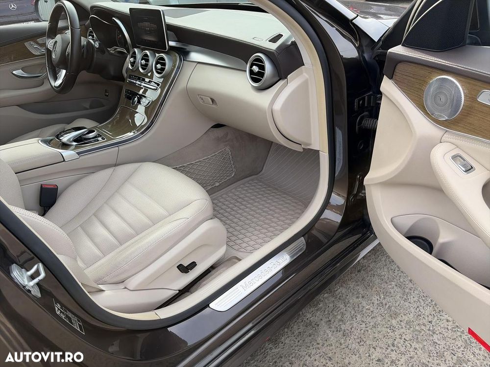 Mercedes-Benz C 400 4MATIC - 12
