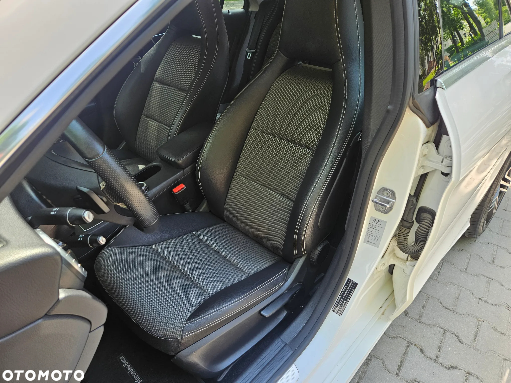 Mercedes-Benz CLA 180 7G-DCT Urban - 9
