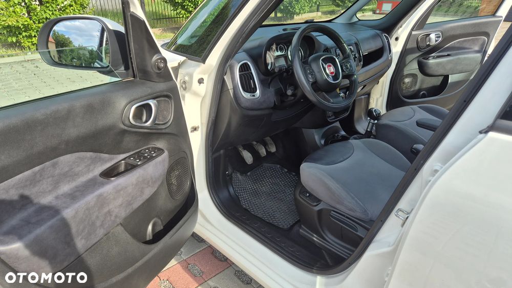 Fiat 500L 1.4 16V Urban Edition - 22