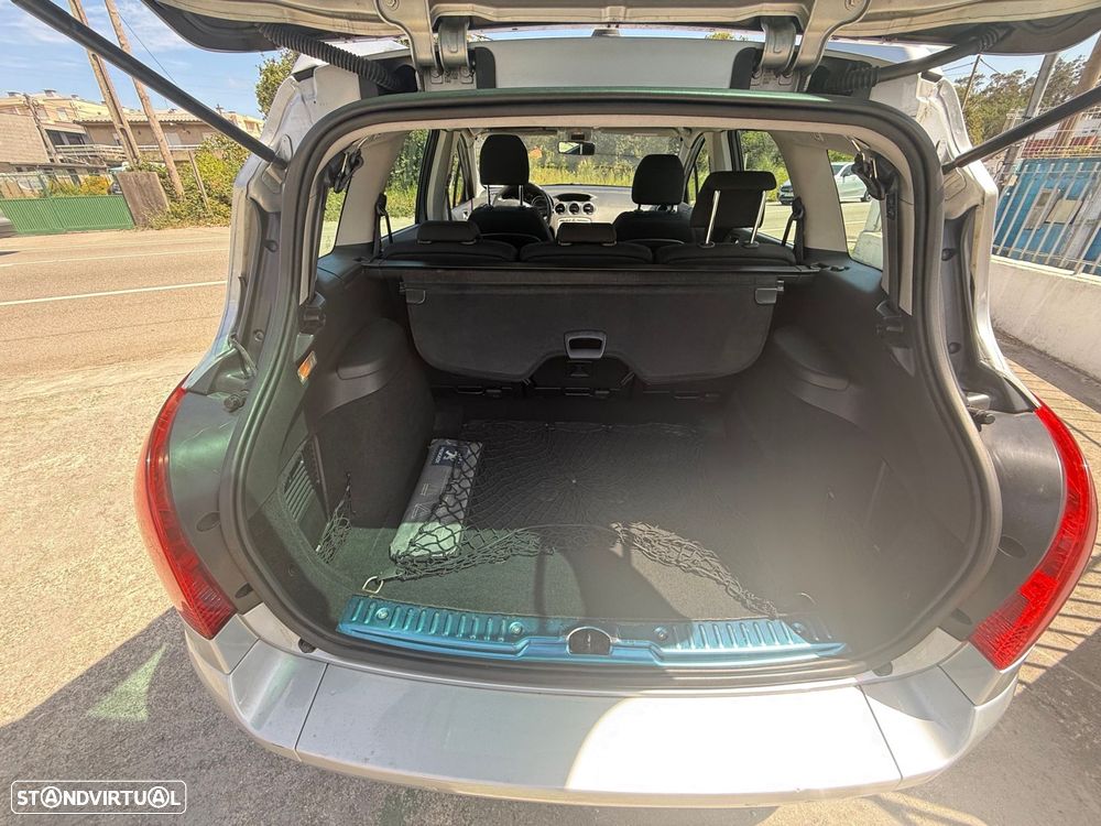 Peugeot 308 SW 1.6 HDi Executive - 15
