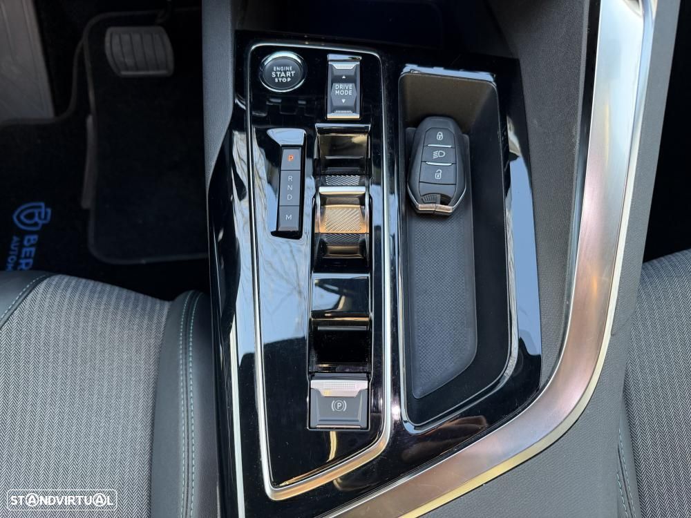 Peugeot 5008 1.2 Hybrid Allure Pack e-DCS6 - 28