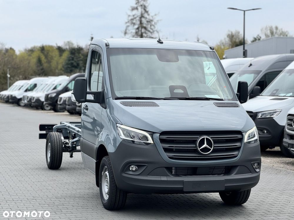 Mercedes-Benz Sprinter - 2