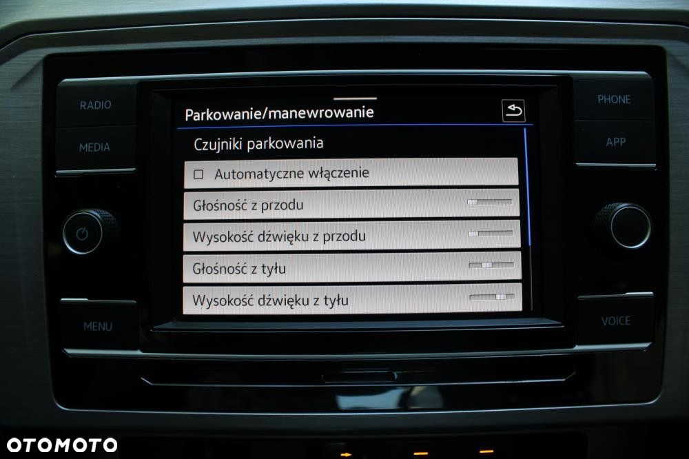 Volkswagen Passat - 20