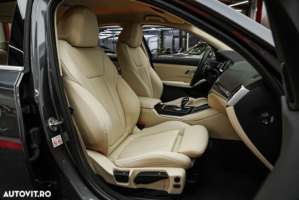 BMW Seria 3 330e Aut. Sport Line - 33