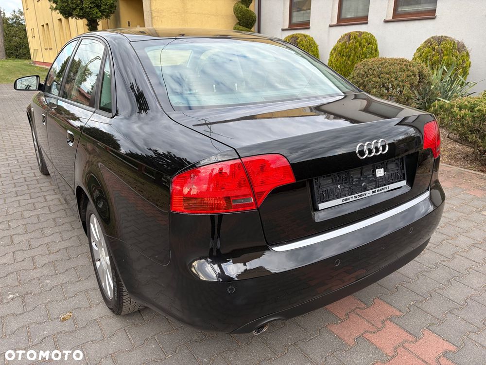 Audi A4 Limousine - 8