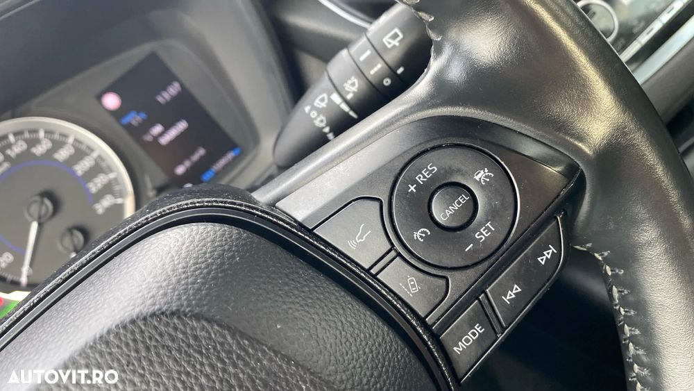 Toyota Corolla 1.8 HSD Business - 13